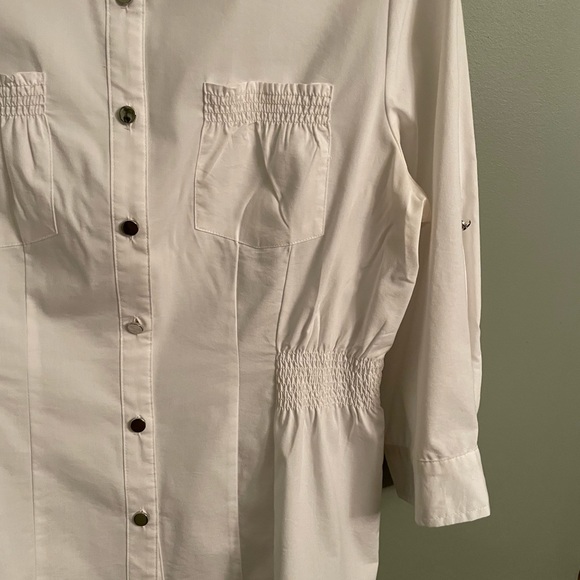 Elements buttons down shirt size M. 2/3 long sleeves, color white, front pockets - Picture 7 of 16